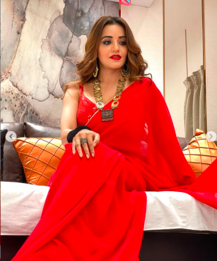 Bhojpuri Actress Monalisa Flaunts Deep Neckline In Her New Red Hot Saree Look See Pics